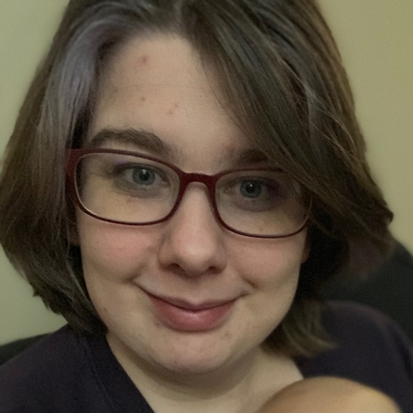 Meet your Posher, Loni - Picture 1 of 1